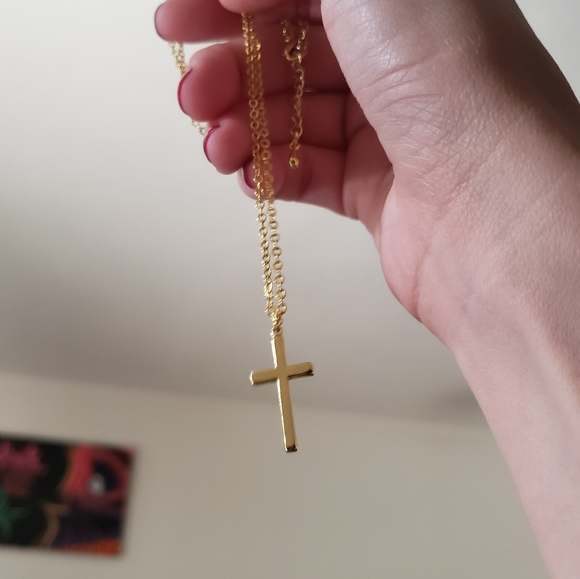 Gold cross necklace - Picture 5 of 6